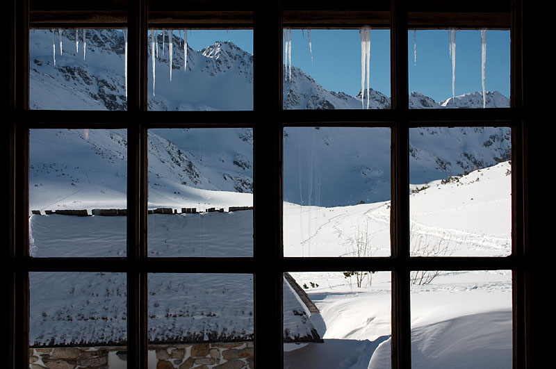 Widok z schroniska w Dolinie Pięciu Stawów Polskich